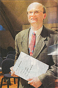Beim Klassikabend im Oberpfälzer Künstlerhaus kam auch der Zyklus „Sternbilder" des Wernberger Komponisten Helmut Burkhardt zur Aufführung. Bild: Götz