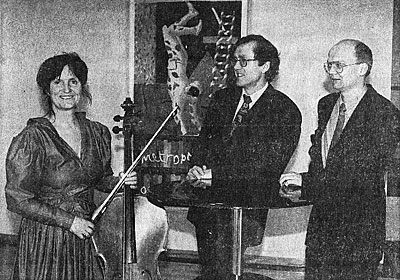 Matinee in Weiden: In einem Sonderkonzert nahmen sich diese Künstler der Sonate des Oberpfälzer Komponisten Helmut Burkhardt an - und hatten den Erfolg auf ihrer Seite. Bild: Wilck